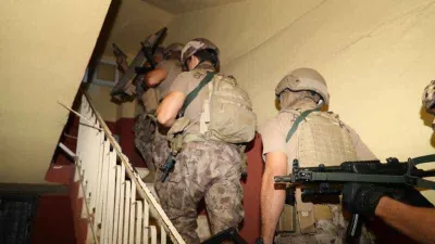 Mersin'de suç örgütü üyelerine operasyon: 17 gözaltı