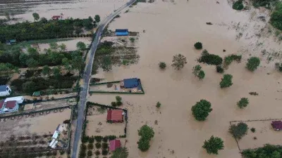 Şile’de sağanak nedeniyle dere taştı