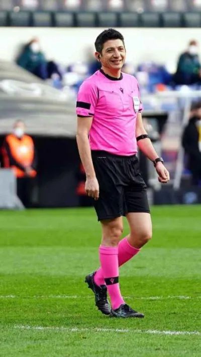 Sivasspor - Kasımpaşa maçının hakemi Yaşar Kemal Uğurlu