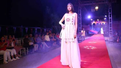 Mersin'de 'Kilikya'dan Cumhuriyet'e kıyafetler büyüledi