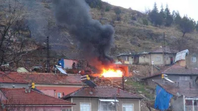 Depremzede çadırında yangın