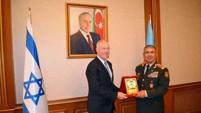 İsrail Savunma Bakanı Galant, Azerbaycanlı mevkidaşı Hasanov’la görüştü