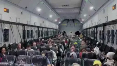 Sudan’a tahliye için giden Türk uçağına saldırı