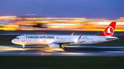 İstanbul-Antalya seferini yapan THY uçağına yıldırım isabet etti