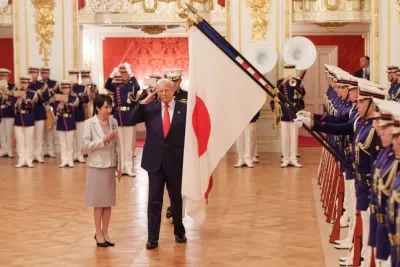 Trump: İşte Toyota bu, gidin Toyota alın